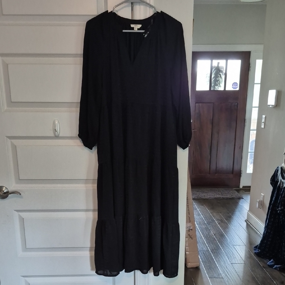 Entro Black Midi Dress